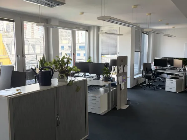 Bürofläche in Berlin (Kreuzberg) – Helle moderne Bürogemeinschaft mit Dachterrasse in Berlin Kreuzberg — Bild 4