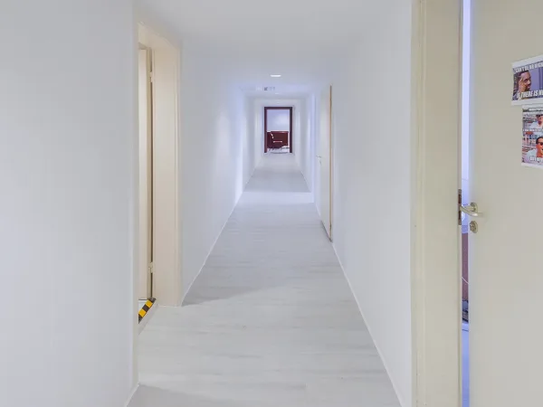 Abschließbares Büro in Berlin (Mitte) – Helles Büro in Bürogemeinschaft im Nikolaiviertel in Berlin-Mitte — Bild 8