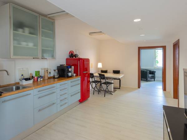 Helles Büro in Bürogemeinschaft im Nikolaiviertel in Berlin-Mitte — Bild 4