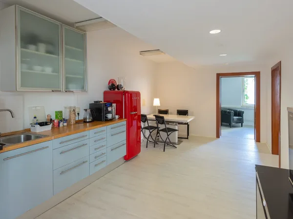 Abschließbares Büro in Berlin (Mitte) – Helles Büro in Bürogemeinschaft im Nikolaiviertel in Berlin-Mitte — Bild 4