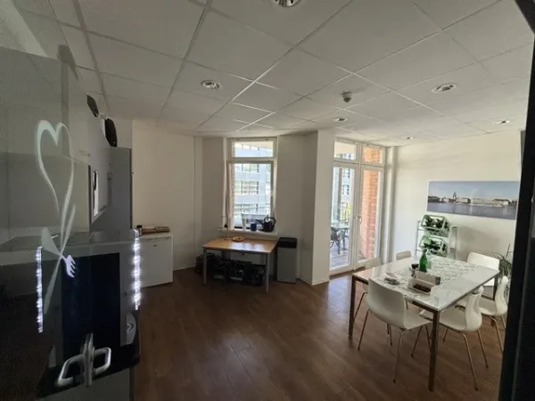 Abschließbares Büro in Hamburg (Hammerbrook) – Freundliche Bürogemeinschaft mit hellen Büros in Hamburg-Hammerbrook — Bild 5