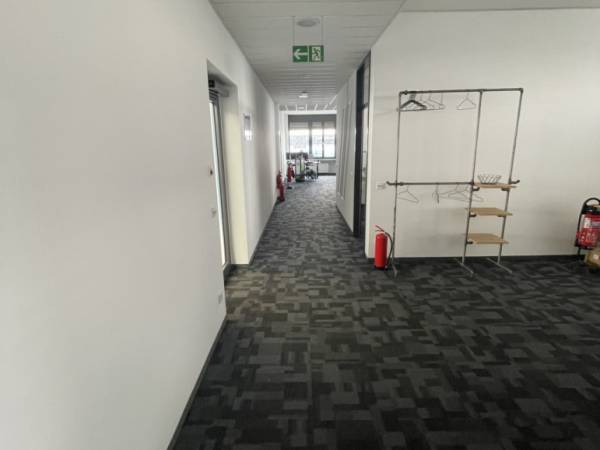 Helles Büro mit Aussicht in Bürogemeinschaft in Stuttgart-Universität — Bild 5