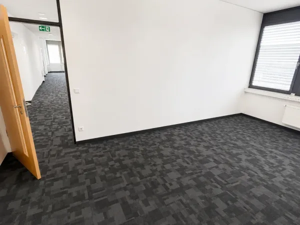 Bürofläche in Stuttgart (Österfeld) – Helle Bürogemeinschaft mit Aussicht in Stuttgart Österfeld — Bild 2