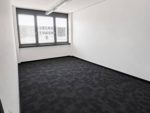 Helles Büro mit Aussicht in Bürogemeinschaft in Stuttgart-Universität — Bild 4