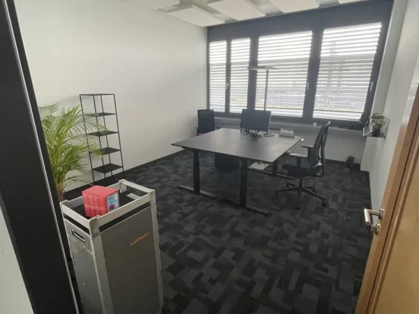 Bürofläche in Stuttgart (Österfeld) – Helle Bürogemeinschaft mit Aussicht in Stuttgart Österfeld — Bild 1