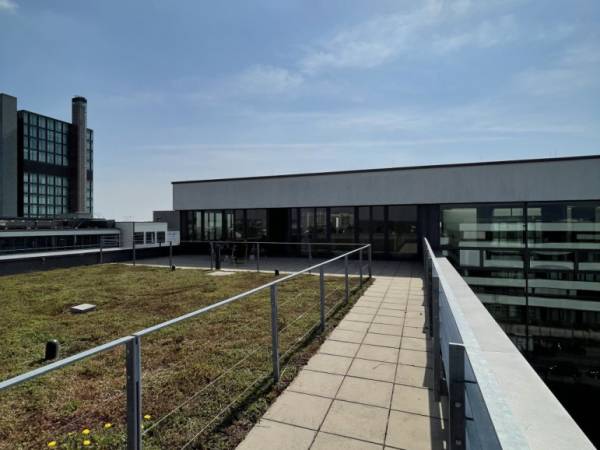 Helles Büro mit Aussicht in Bürogemeinschaft in Stuttgart-Universität — Bild 8
