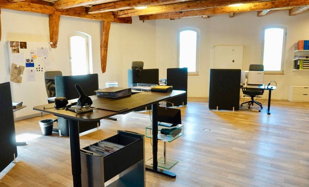 Helle und moderne Bürogemeinschaft in Bremgarten