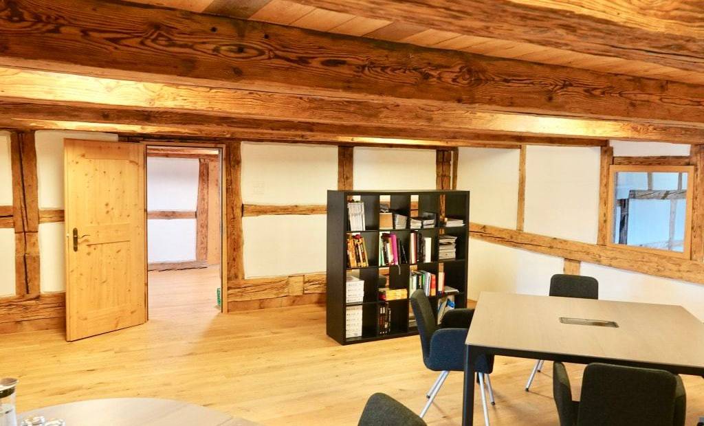 Helle und moderne Bürogemeinschaft in Bremgarten