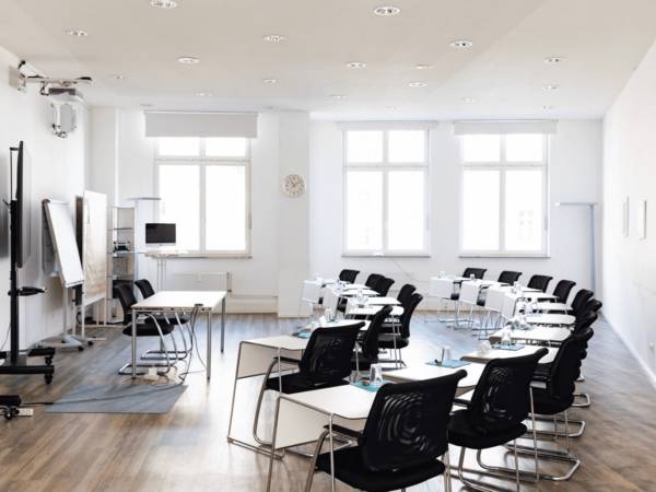 Helle & großzügige Bürogemeinschaft in Hamburg-Altstadt — Bild 2