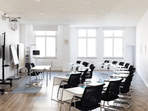 Bürofläche in Hamburg (Altstadt) – Großzügige und helle Bürogemeinschaft in Hamburg-Altstadt — Bild 2