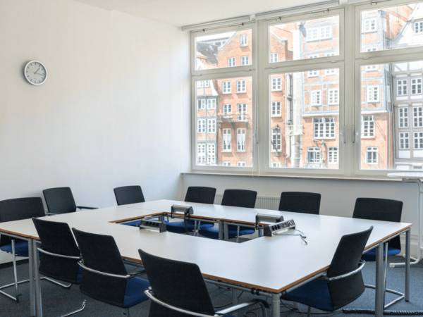Helle & großzügige Bürogemeinschaft in Hamburg-Altstadt — Bild 1