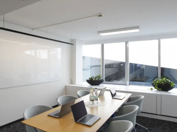 Abschließbares Büro in Köln (Altstadt-Nord) – Attraktive Einzelbüros in modern renovierter Etage in Köln — Bild 3