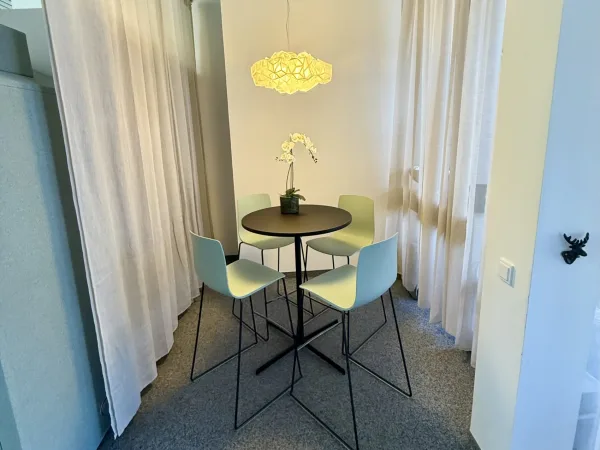 Schreibtischplatz in Gräfelfing (Lochham) – Moderner Coworking Space in Gräfelfing-Lochham — Bild 5