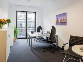 Schöne Büroräume in Altbau direkt an der Friedrichstraße