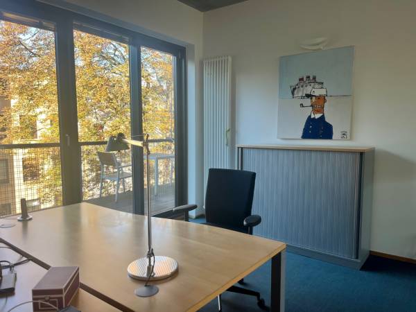 Helle, ruhige Loftbürofläche mit Terrasse in Hamburg-Ottensen — Bild 3