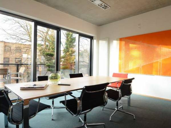 Helle, ruhige Loftbürofläche mit Terrasse in Hamburg-Ottensen — Bild 5