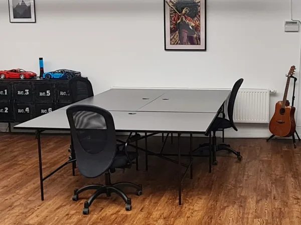 Schreibtischplatz in Düsseldorf (Carlstadt) – Kreativer Campus im Loft-Stil in Düsseldorf-Carlstadt — Bild 2