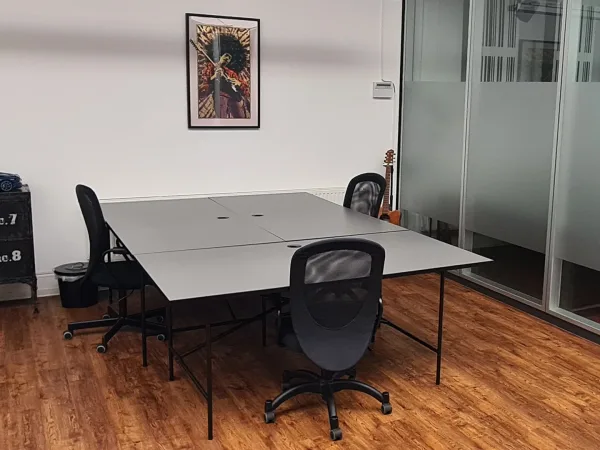 Schreibtischplatz in Düsseldorf (Carlstadt) – Kreativer Campus im Loft-Stil in Düsseldorf-Carlstadt — Bild 3