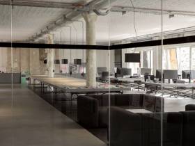 Moderne Bürogemeinschaft im Atelier-Look in Berlin-Mitte