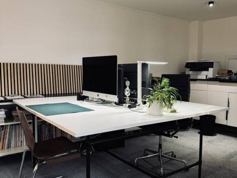 Arbeitsplatz in historischer Bürogemeinschaft in Esslingen am — Bild 1
