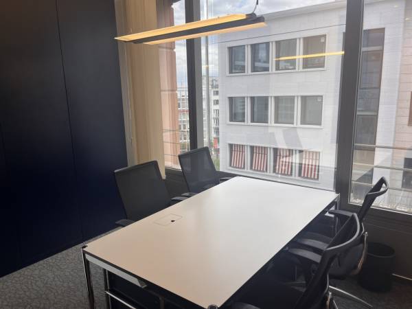 Stilvolle Bürogemeinschaft mit Top-Blick in Frankfurt Innenstadt — Bild 6