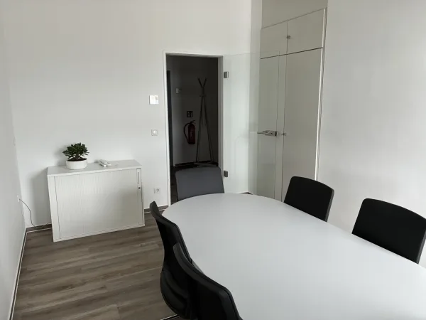 Abschließbares Büro in Berlin (Charlottenburg-Wilmersdorf) – Angenehme Bürogemeinschaft in Berlin-Charlottenburg-Wilmersdorf — Bild 6