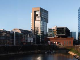 Modernes Business Center & Coworking Space in Düsseldorf Medienhafen