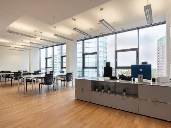Moderner Coworking Space & Büros in Düsseldorf Hafen — Bild 3