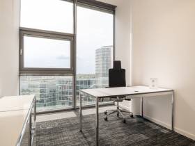 Modernes Business Center & Coworking Space in Düsseldorf Medienhafen