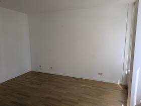 Heller Büroraum in unkomplizierter Bürogemeinschaft in