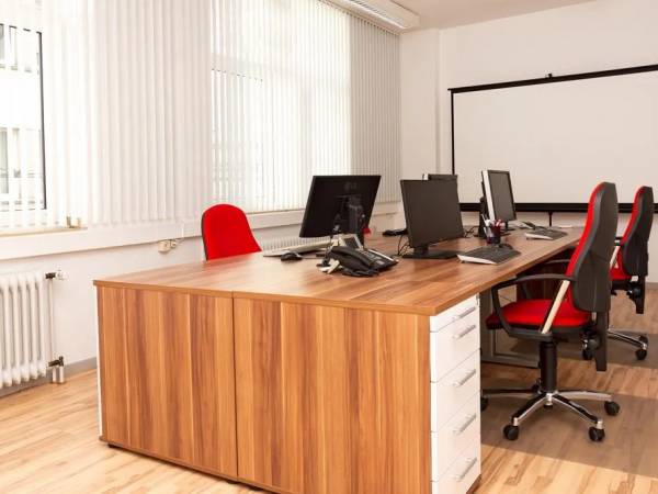 Helle Büros & Coworking Space mit Ausblick in Neuss Barbaraviertel — Bild 5