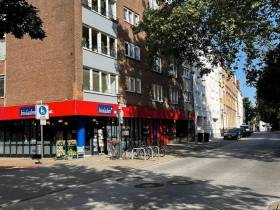 Zentrale Büros & Coworking mit Blick auf Quirinus-Münster in Neuss