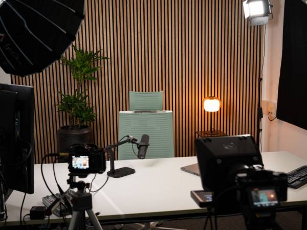 Professionelles Videostudio auf der 6. Etage in Augsburg-Lechhausen — Bild 1