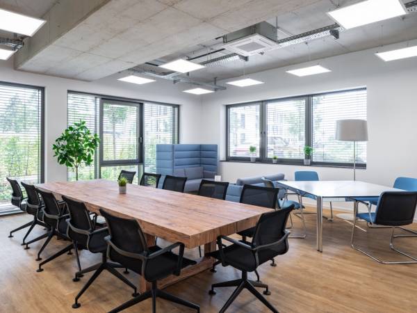 Flexibles Business Center mit Rheinblick in Monheim am Rhein, Baumberg — Bild 1