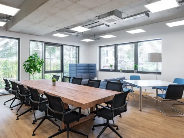 Abschließbares Büro in Monheim am Rhein (Baumberg) – Modernes Business Center mit Rheinblick in Monheim am Rhein-Baumberg — Bild 1