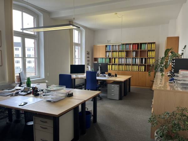 Heller Altbau-Büroraum in Bürogemeinschaft in Köln-Friesenviertel — Bild 2