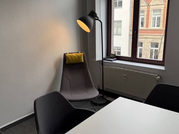 Heller Altbau-Büroraum in Bürogemeinschaft in Köln-Friesenviertel — Bild 6