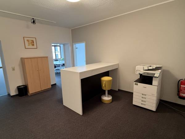 Heller Altbau-Büroraum in Bürogemeinschaft in Köln-Friesenviertel — Bild 8