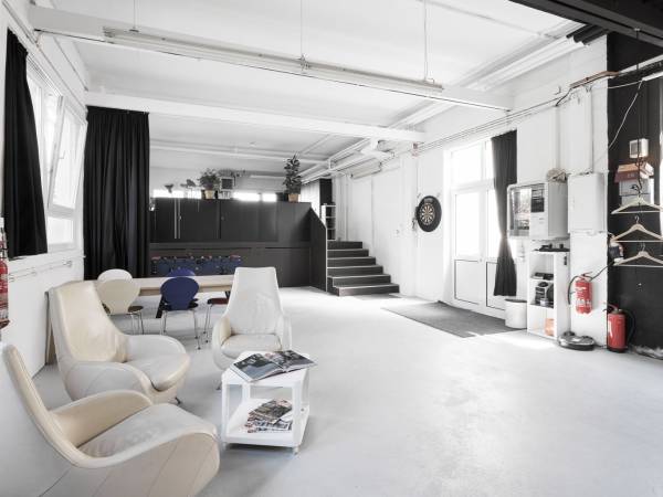 Großzügiges Loft-Büro in kreativer Bürogemeinschaft in — Bild 1