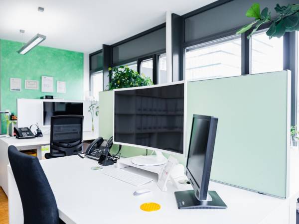 Helle, moderne Büroräume im Business Center in Ulm — Bild 2