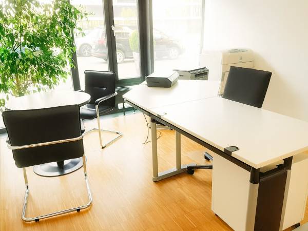 Helle, moderne Büroräume im Business Center in Ulm — Bild 4