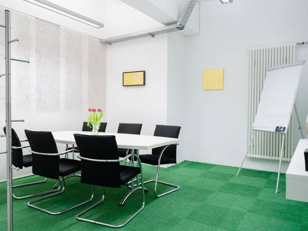 Helle, moderne Büroräume im Business Center in Ulm — Bild 7