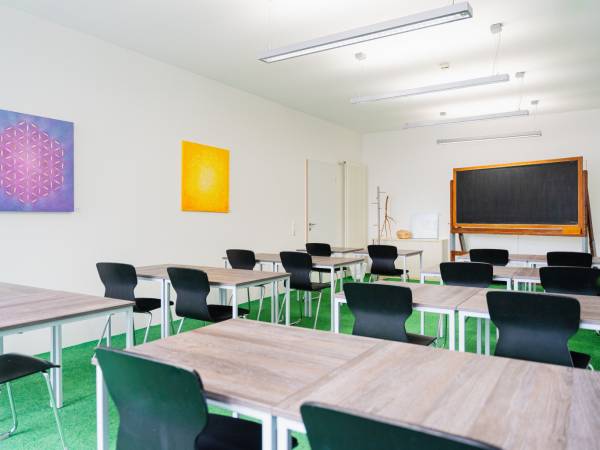 Helle, moderne Büroräume im Business Center in Ulm — Bild 8