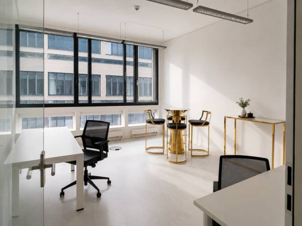 Büro zur Untermiete in professioneller Bürogemeinschaft in — Bild 1