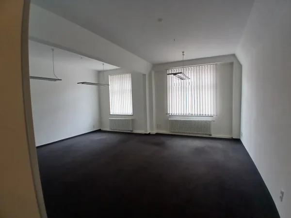 Abschließbares Büro in Leipzig (Zentrum) – Heller Büroraum in Bürogemeinschaft im Zentrum Leipzigs — Bild 2