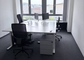 Büro mit 3 Arbeitsplätzen