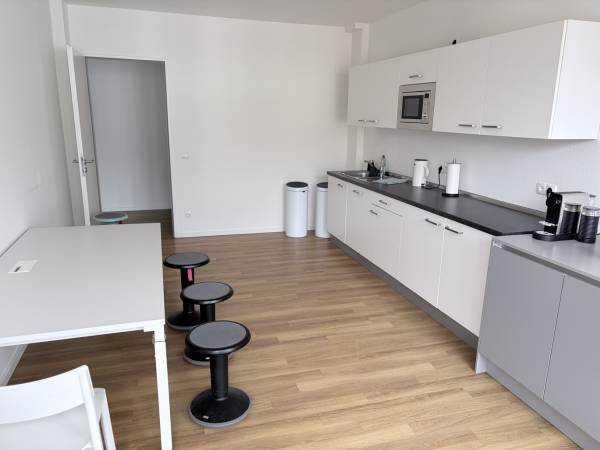 Helle, frisch renovierte Bürogemeinschaft in Saarbrücken-Mitte an der — Bild 8