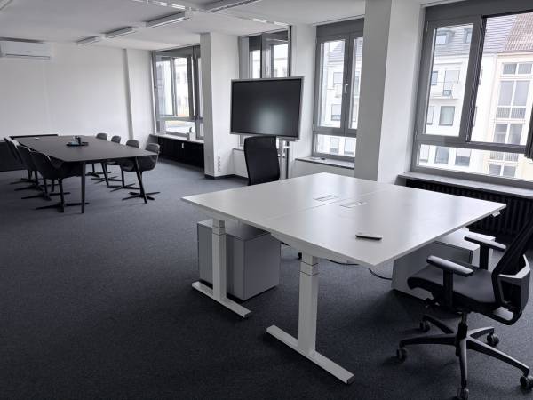 Helle, frisch renovierte Bürogemeinschaft in Saarbrücken-Mitte an der — Bild 4