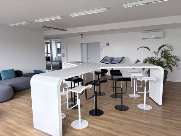 Helle, frisch renovierte Bürogemeinschaft in Saarbrücken-Mitte an der — Bild 3