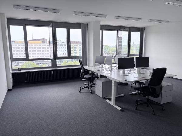 Helle, frisch renovierte Bürogemeinschaft in Saarbrücken-Mitte an der — Bild 1